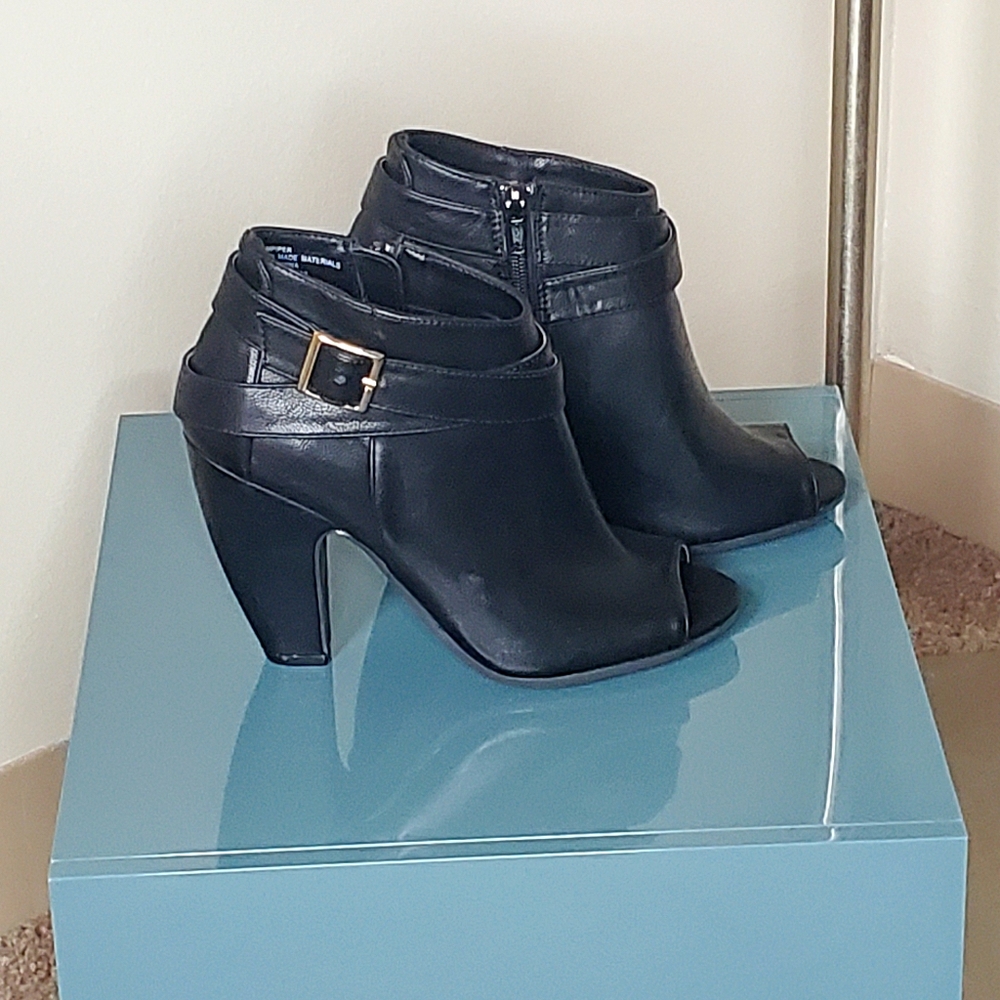 Open toe bootie